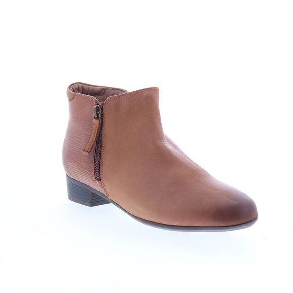 Trotters Womens Major Embossed Brown Boots (NWT) - Picture 2 of 7